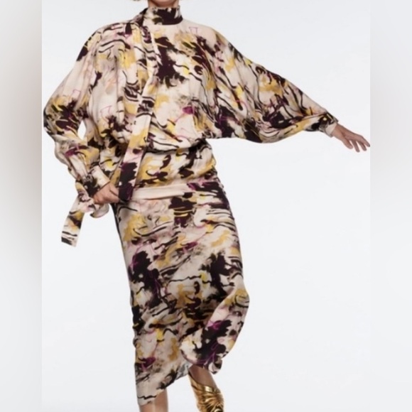 Zara Multicolor Abstract Dress - Picture 1 of 5